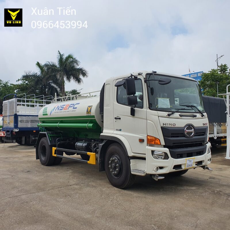 Xe phun nước rửa đường Hino 9 khối