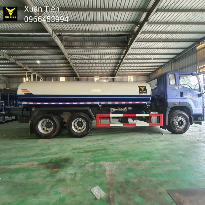 Xe phun nước rửa đường Faw 13 khối