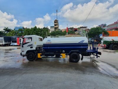 Xe Hyundai Phun Nuoc Rua Duong 6 Khoi 3