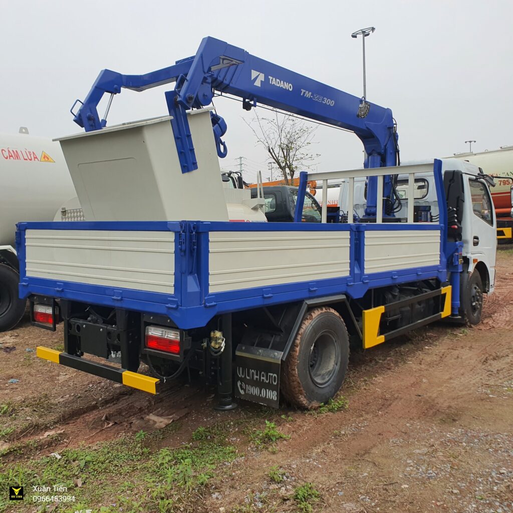 Xe tải gắn cẩu Dongfeng 3 tấn 5 đốt (1) Xe tai gan cau Dongfeng 3 tan 5 dot 1 scaled