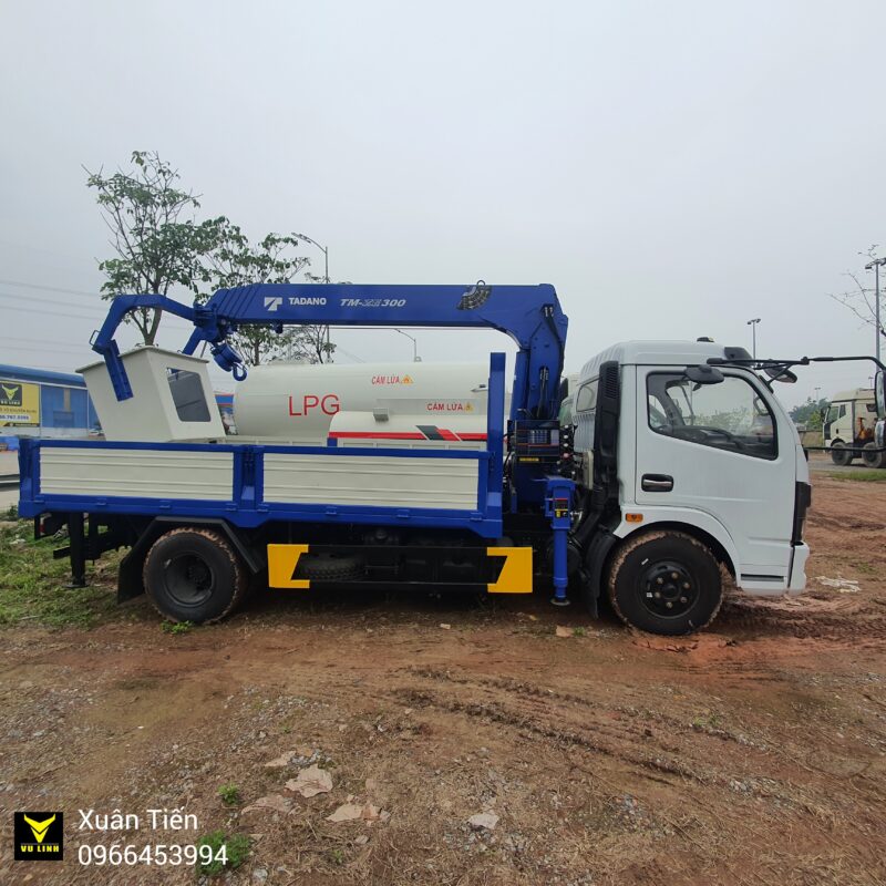 Xe tải gắn cẩu Dongfeng 3 tấn 5 đốt