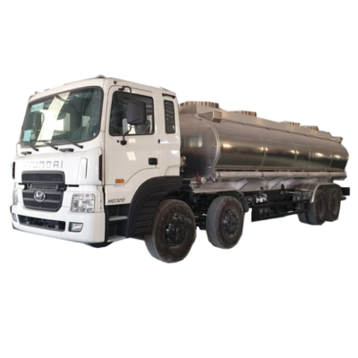 Xe Hyundai bon nhom cho xang 24 khoi