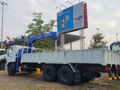 Xe O To Tai Hino Gan Cau 5 Tan 3 Dot 1 scaled