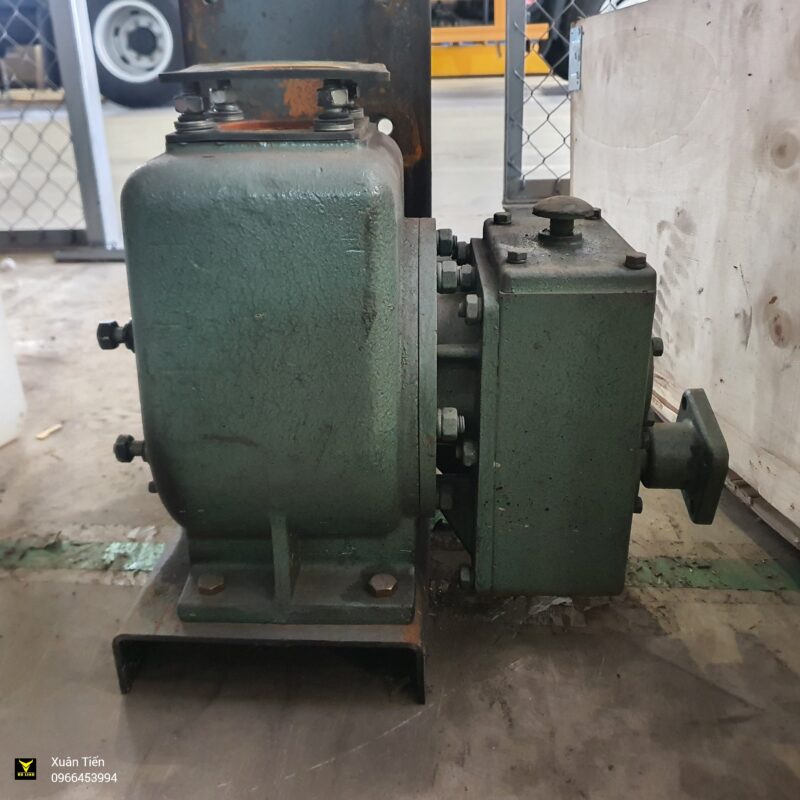 Bơm xe xitec phun nước