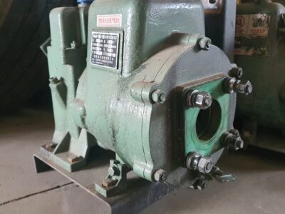 Bom xe xitec phun nuoc rua duong 2