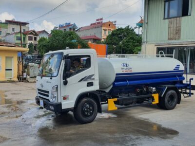 Xe Hyundai Phun Nuoc Rua Duong 6 Khoi 2