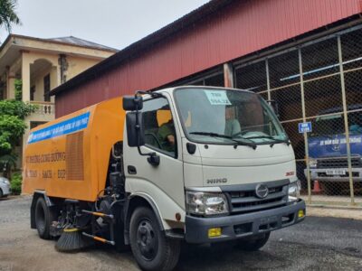 xe Hino quet duong 3m3 5