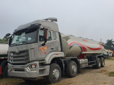 Xe Howo Man 8x4 Cho Xang Dau 22 Khoi 2