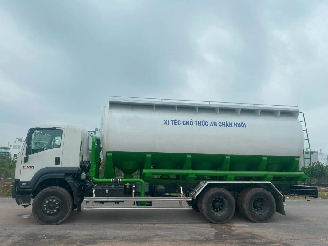 Xe Isuzu fvm bồn chở cám 22 khối