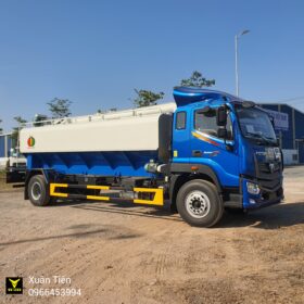 Xe Foton Auman chở cám 13 khối
