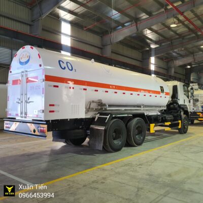 Xe Bon ISUZU Cho Khi Hoa Long CO2 12 Khoi 1 scaled